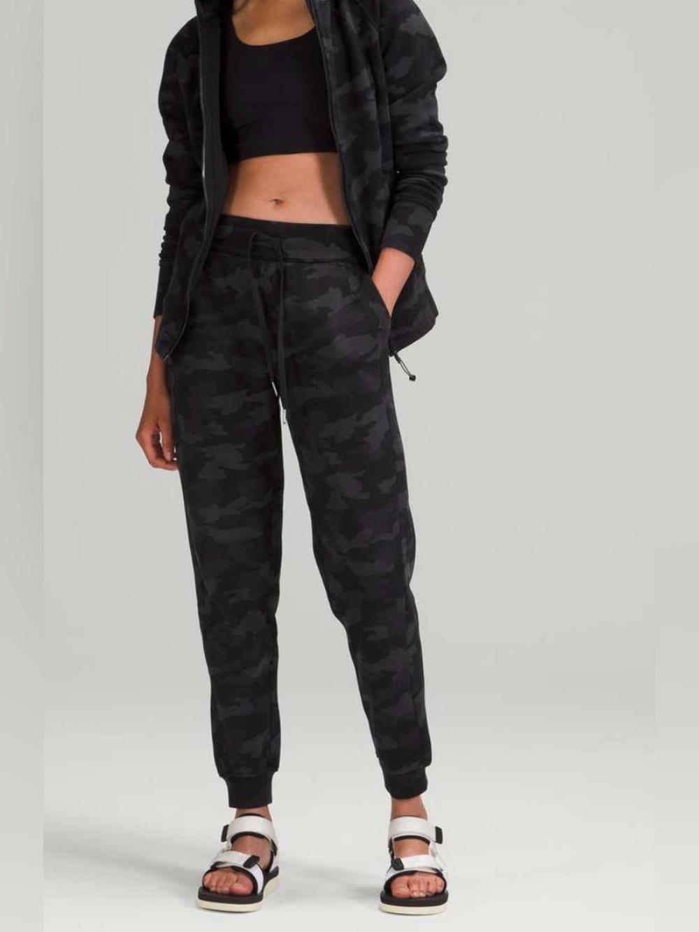 Lululemon Women’s Black Camo Jogger Pants